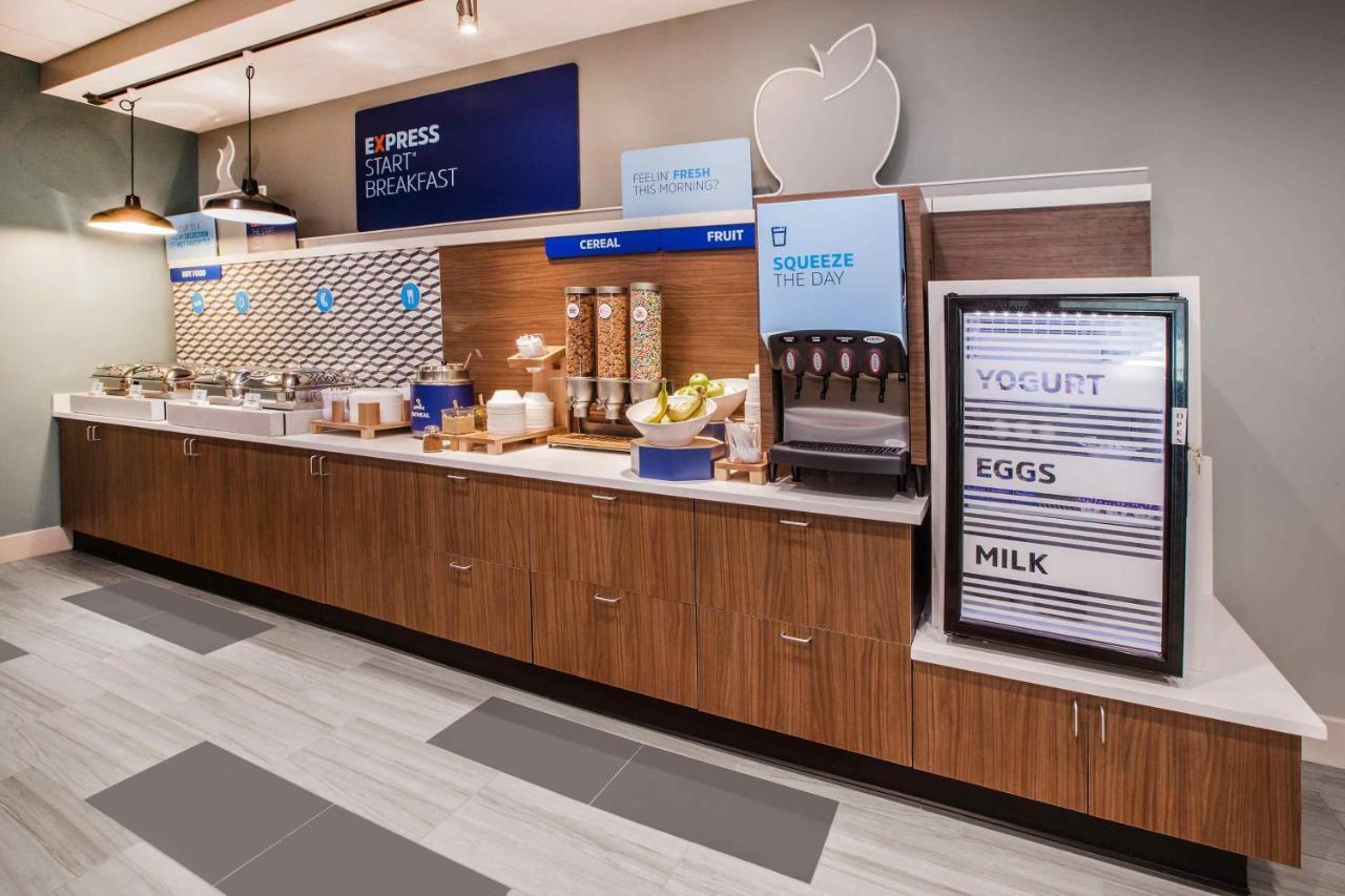 Holiday Inn Express - Starke By Ihg Buitenkant foto