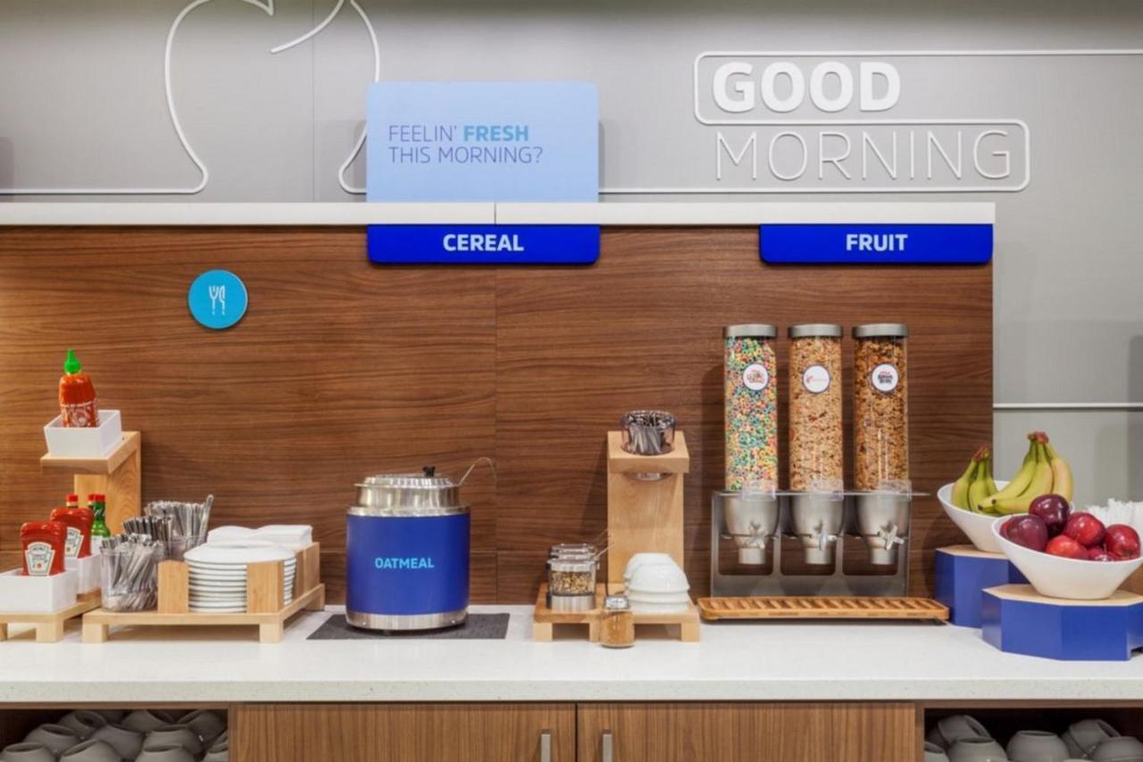 Holiday Inn Express - Starke By Ihg Buitenkant foto